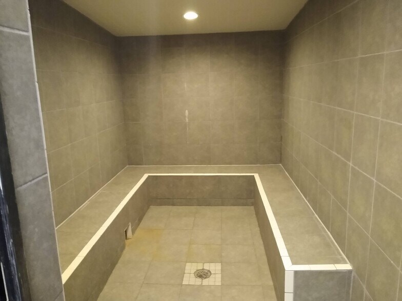 More Photos Of 1710-1738 E Little Creek Rd, Norfolk Storefront For Lease