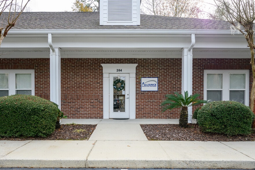 More Photos Of 23 Plantation Park Dr, Bluffton Office For Lease