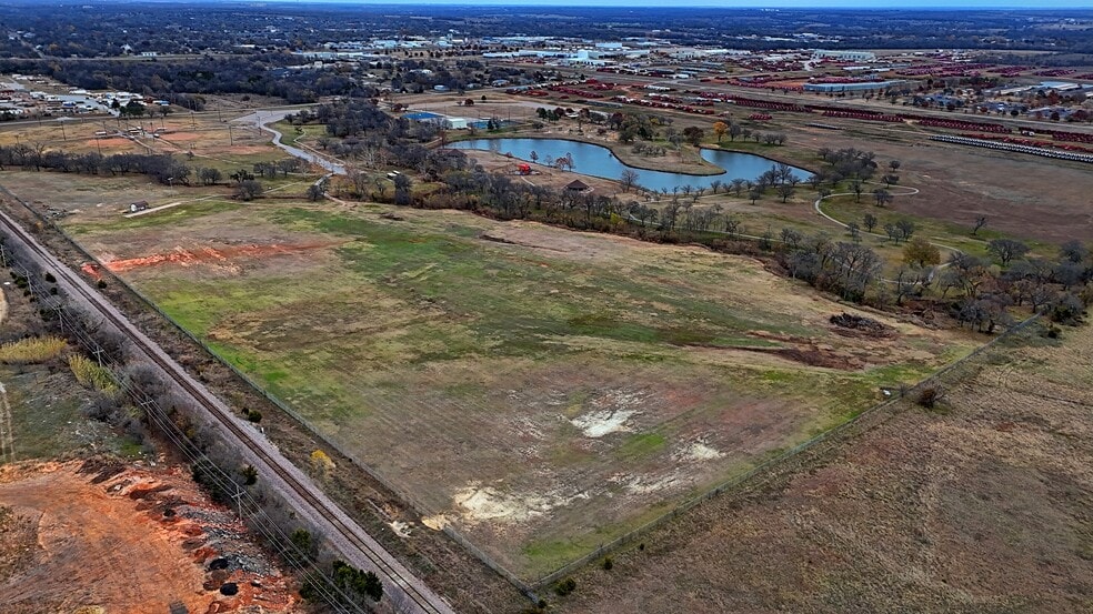 More Photos Of 400 W Martin Luther King Blvd, Duncan Sports And Entertainment For Sale