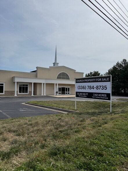More Photos Of 1410 W Clemmonsville Rd, Winston-Salem Office For Sale