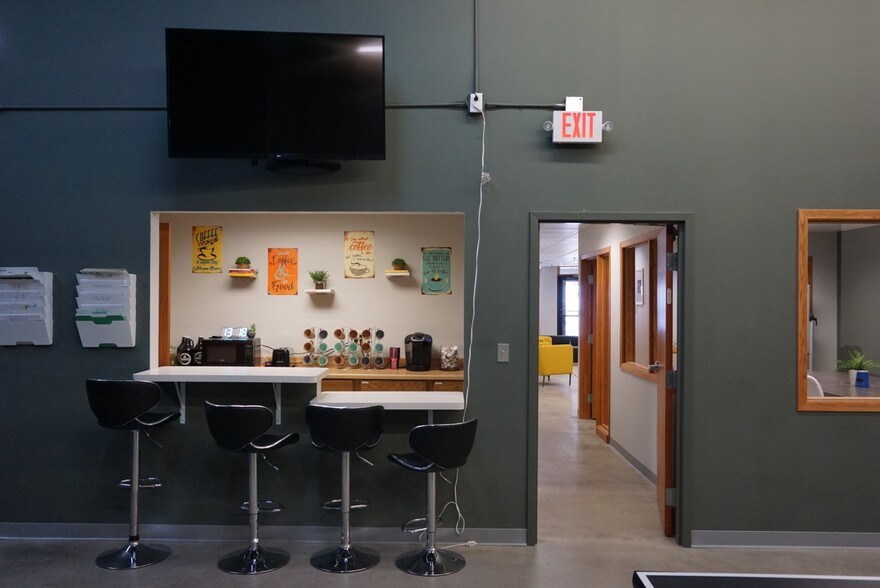 More Photos Of 6403-6443 Cecilia Cir, Edina Light Distribution For Lease