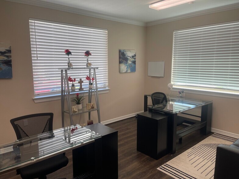More Photos Of 7070 Knights Ct, Missouri City Medical For Lease