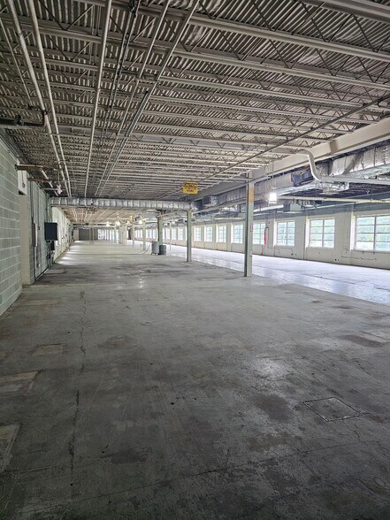 More Photos Of 99 Wall St, Valhalla Manufacturing For Lease