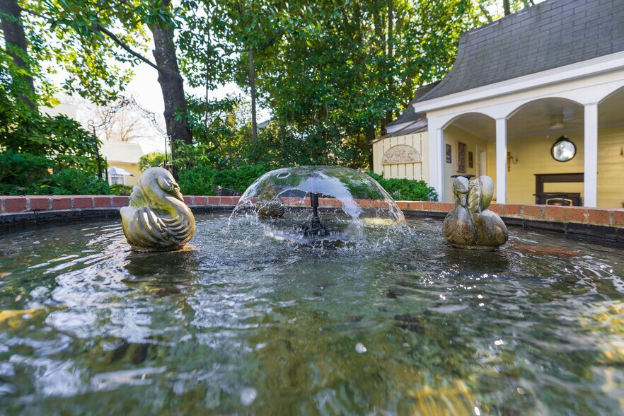 More Photos Of 132 E College St, Griffin Hospitality For Sale