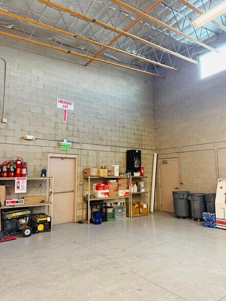 More Photos Of 4655 S Coach Dr, Tucson Warehouse For Sale