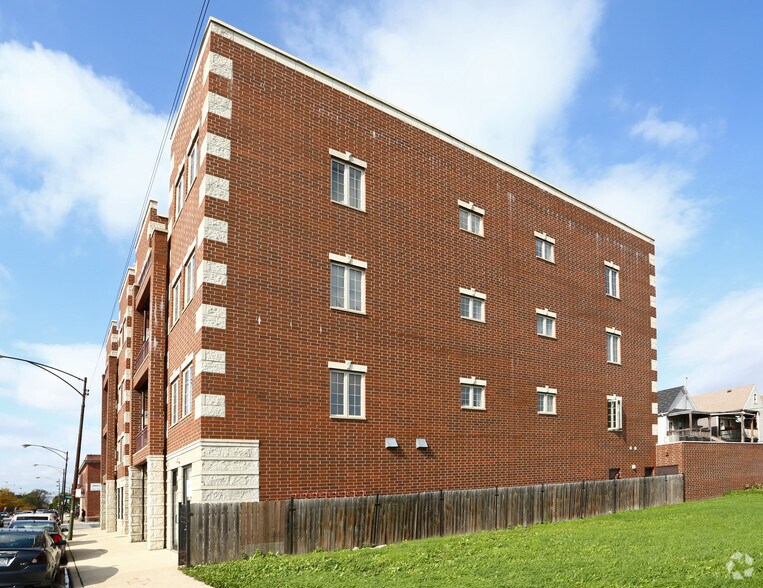 More Photos Of 720 W 47th St, Chicago Apartments For Lease