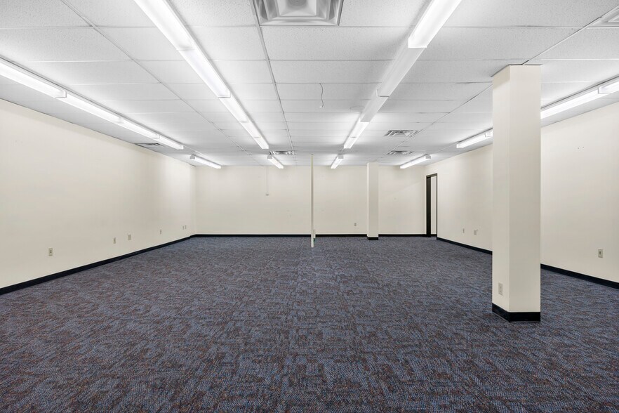 More Photos Of 30-32 N Russell Rd, Albany Office For Sale