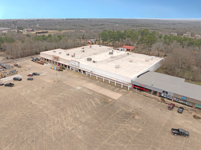 More Photos Of 901 E Washington St, Idabel General Retail For Sale