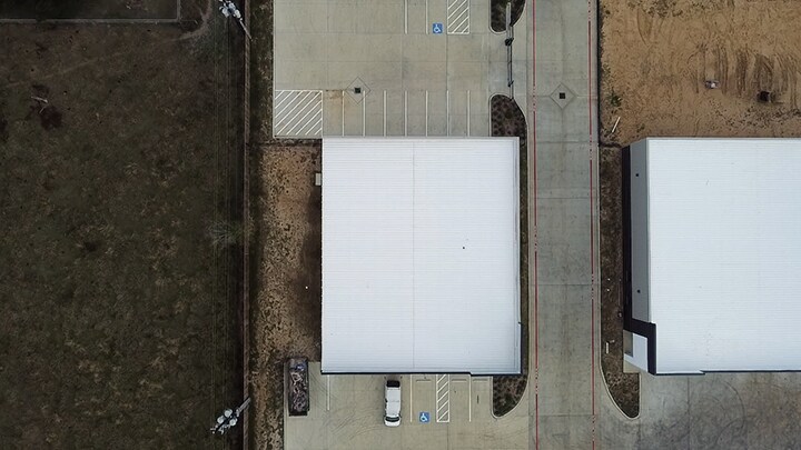 More Photos Of 1635 S Cherry St, Tomball Manufacturing For Sale