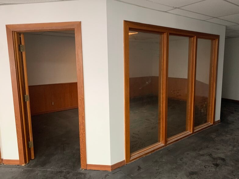 More Photos Of 14200-14238 SW 136th St, Miami Light Manufacturing For Sale