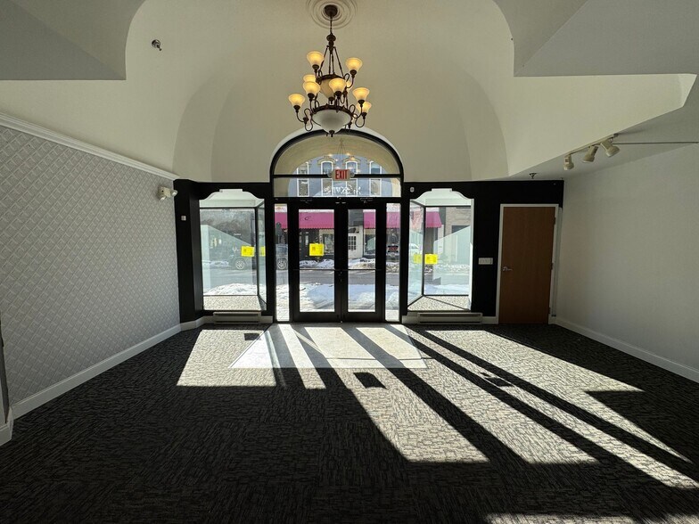 More Photos Of 245 Chestnut St, Meadville Storefront For Lease