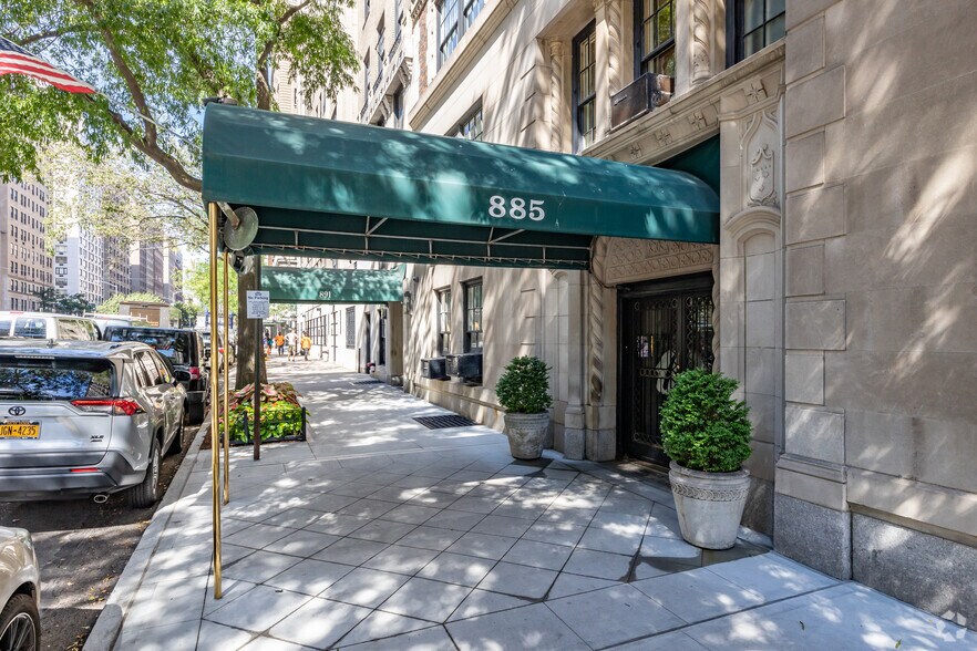 More Photos Of 885 Park Ave, New York Apartments For Lease