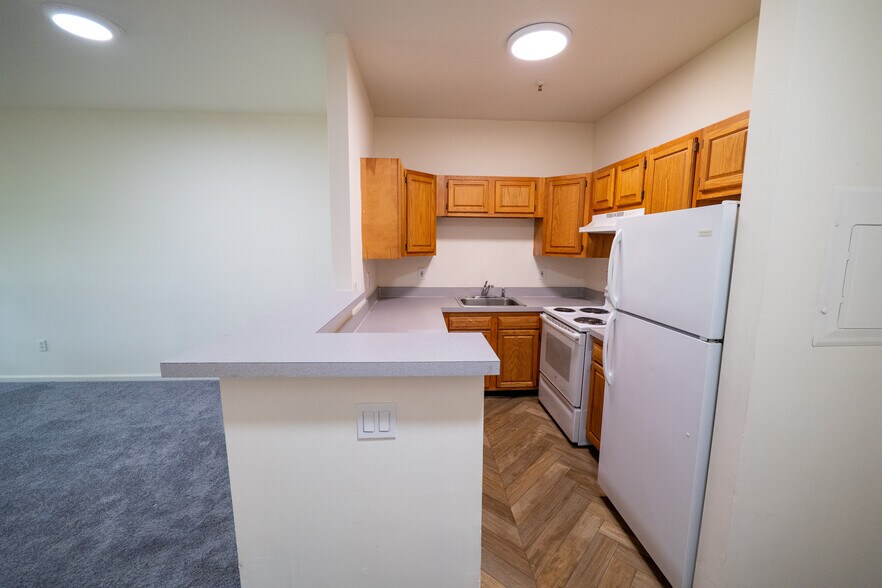 More Photos Of 144 John St, Lakewood Apartments For Sale