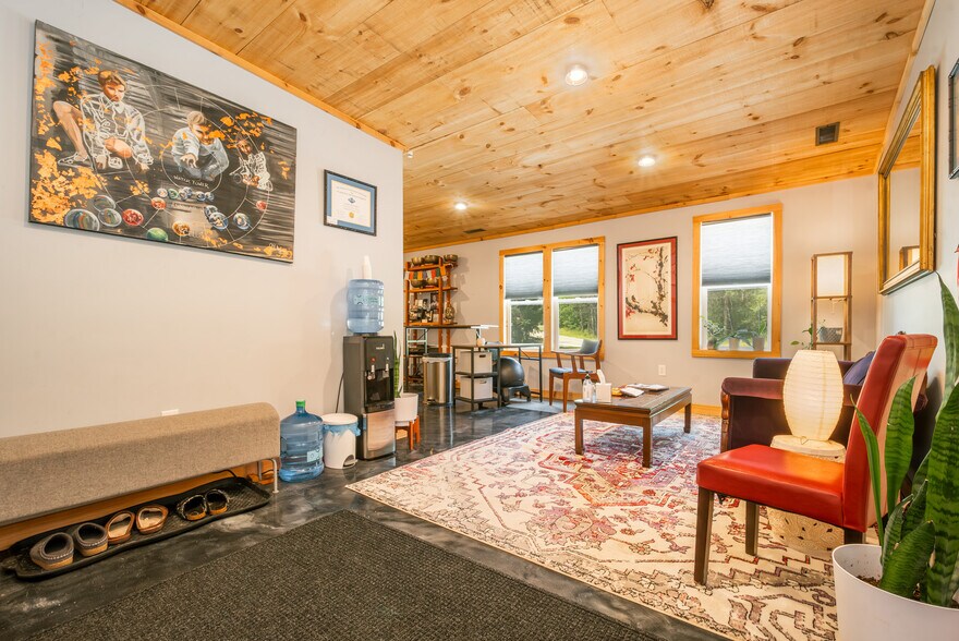 More Photos Of 541 Spruce St, Thomas Flex For Sale
