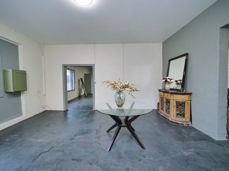 More Photos Of 9614-9616 MacArthur Blvd, Oakland Religious Facility For Lease