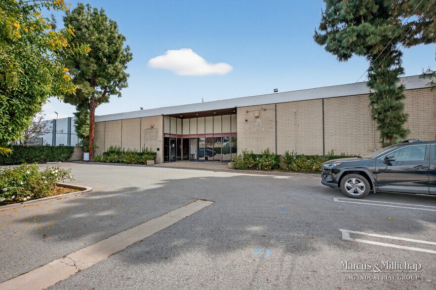 More Photos Of 6700 Valjean Ave, Van Nuys Warehouse For Sale