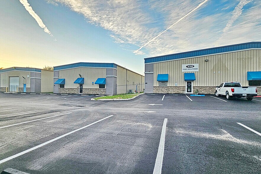 More Photos Of 715 S Easy St, Lecanto Manufacturing For Lease