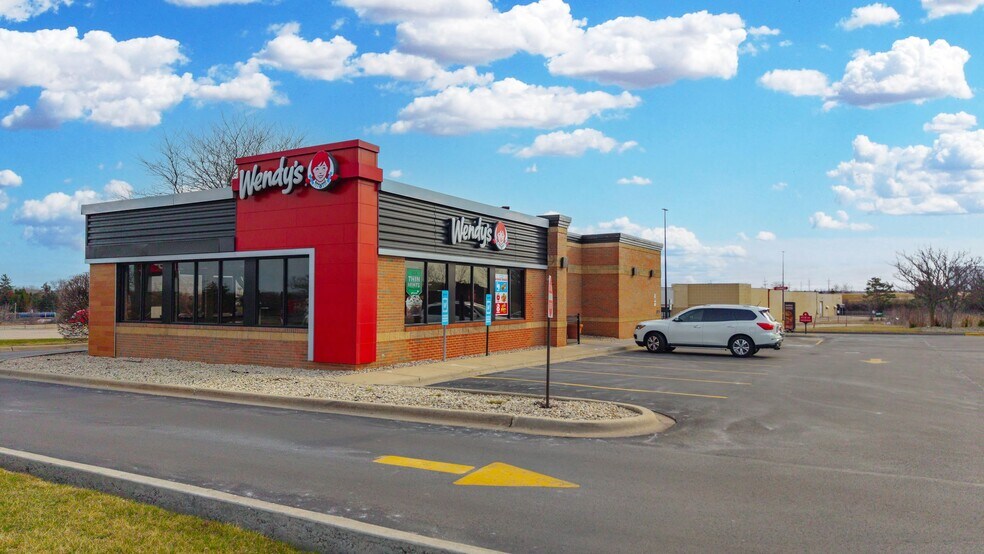 Primary Photo Of 622 Dundee Ave, East Dundee General Retail For Lease