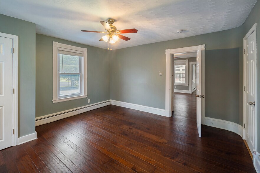 More Photos Of 7 Bridge St, Billerica Office For Sale