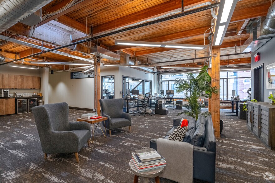 More Photos Of 800-808 SW Alder St, Portland Office For Sale