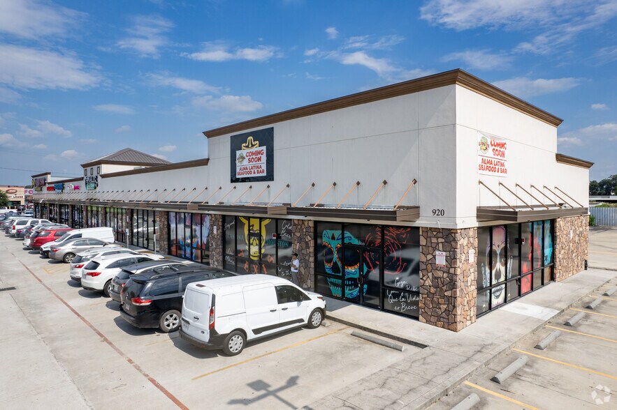 More Photos Of 920 E Little York Rd, Houston Storefront For Sale