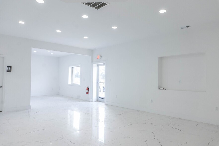 More Photos Of 122 Atando Ave, Charlotte Service For Lease