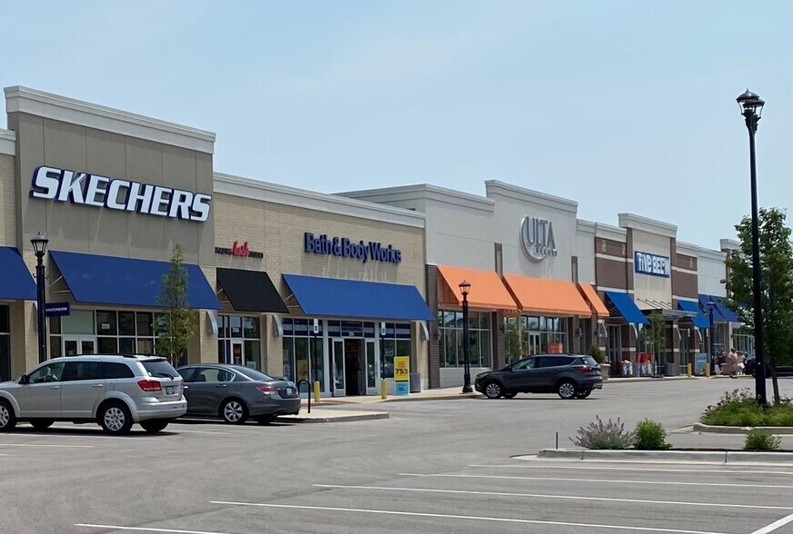 More Photos Of 2065 E Beltline Ave NE, Grand Rapids Unknown For Lease