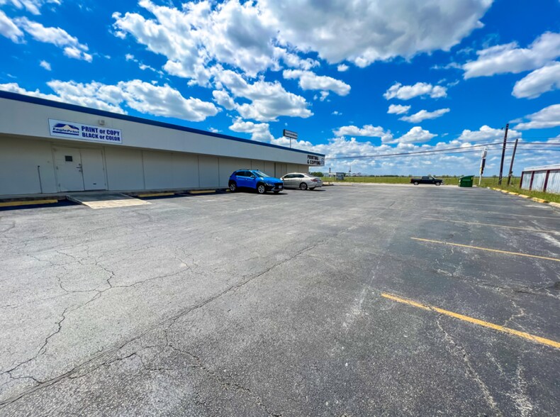 More Photos Of 8934 Broadway St, San Antonio Freestanding For Lease
