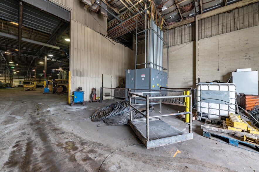 More Photos Of 714 Braddock View Dr, Mount Braddock Warehouse For Lease