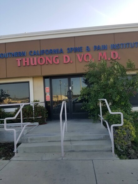 More Photos Of , Santa Clarita Office For Sale