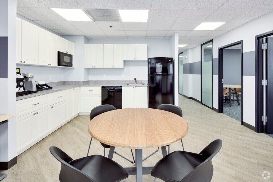 More Photos Of 10550 Linden Lake Plz, Manassas Coworking Space