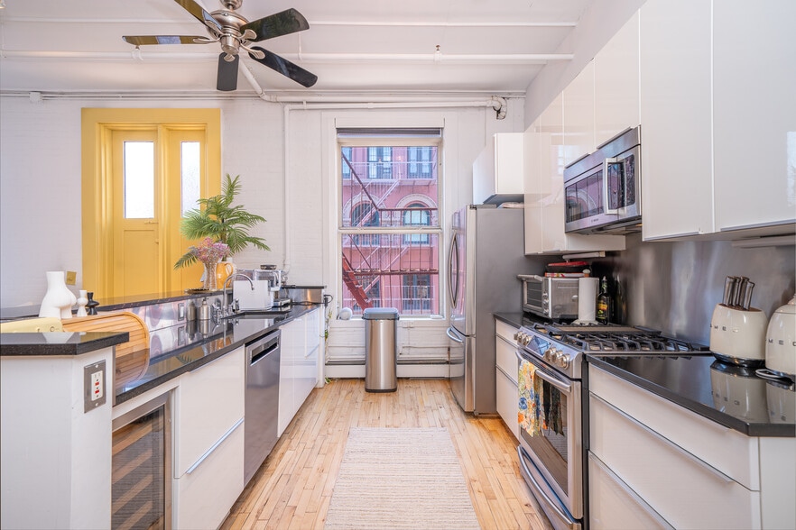 More Photos Of 125 Prince St, New York Apartments For Sale
