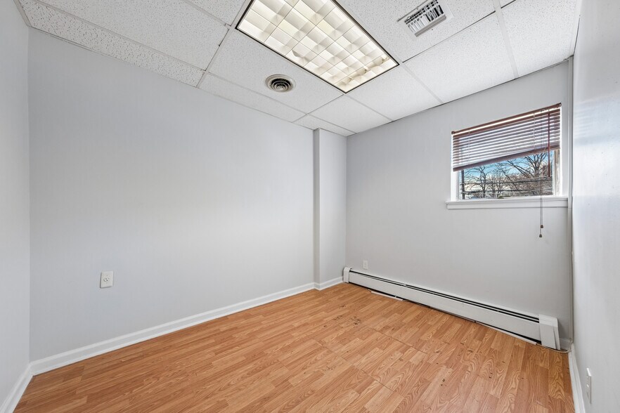 More Photos Of 175 Cedar Ln, Teaneck Medical For Sale