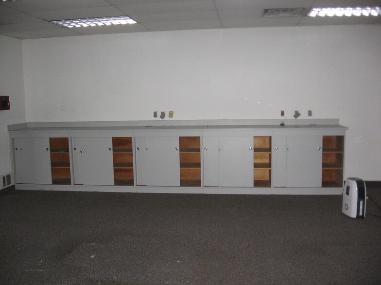 More Photos Of 4209-4221 Pearl Rd, Cleveland General Retail For Lease