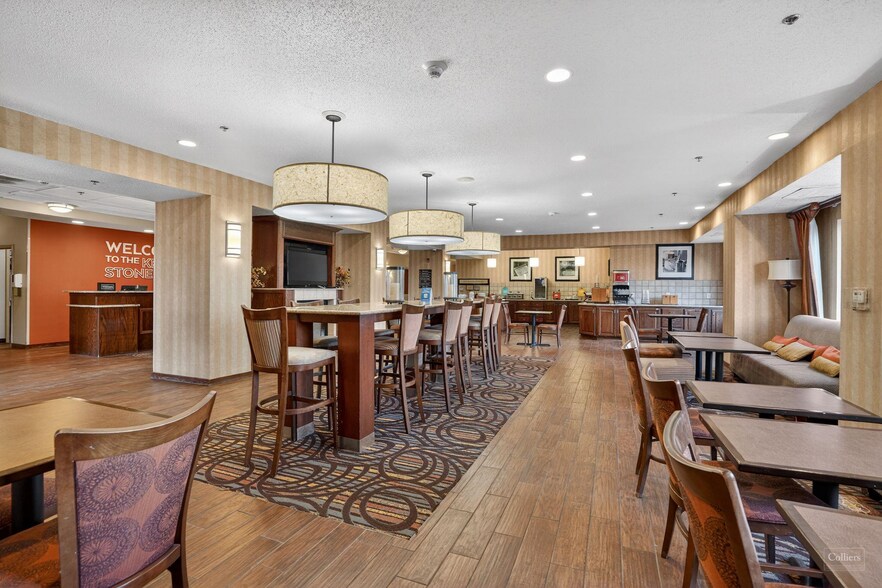 More Photos Of 202 Fairview Dr, Monaca Hotel For Sale