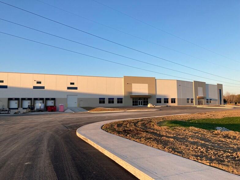 More Photos Of 3150 Reeves Rd, Plainfield Distribution For Sale