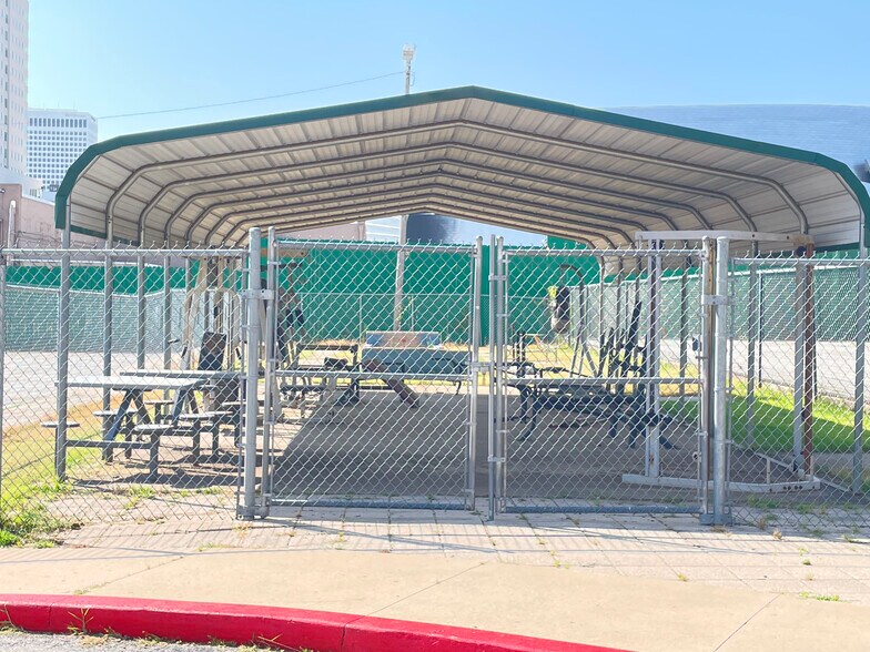 More Photos Of 302 W Archer St, Tulsa Correctional Facility For Sale
