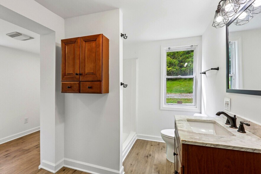 More Photos Of 9955 Belair Rd, Kingsville Flex For Lease