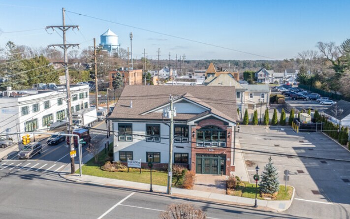 More Photos Of 670 Glen Cove Ave, Glen Head Office For Lease