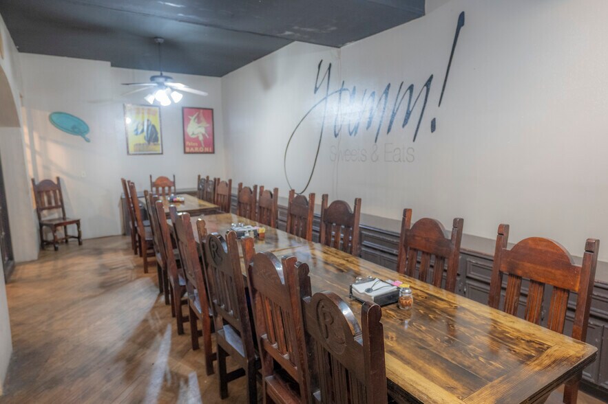 More Photos Of 104 E Alamo St, Brenham Storefront Retail Residential For Sale