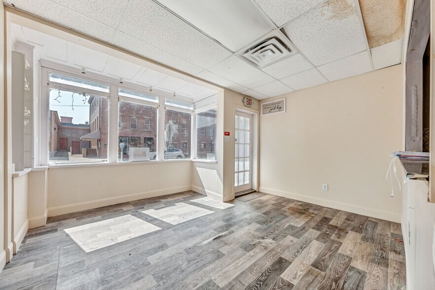 More Photos Of 433-435 Lawrence Ave, Ellwood City Storefront Retail Residential For Sale