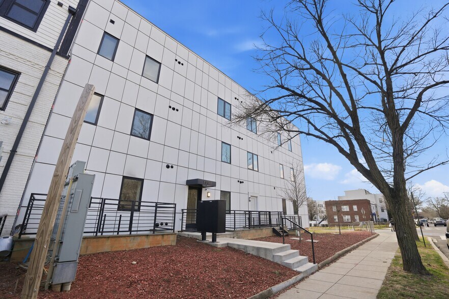 More Photos Of 1901 I St NE, Washington Multifamily For Sale