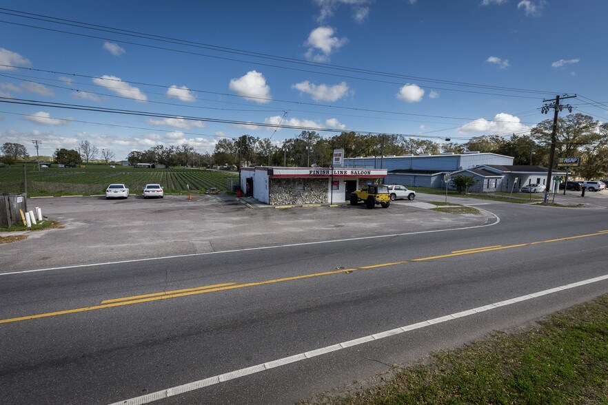 More Photos Of 5402 W US Highway 92, Plant City Bar For Sale