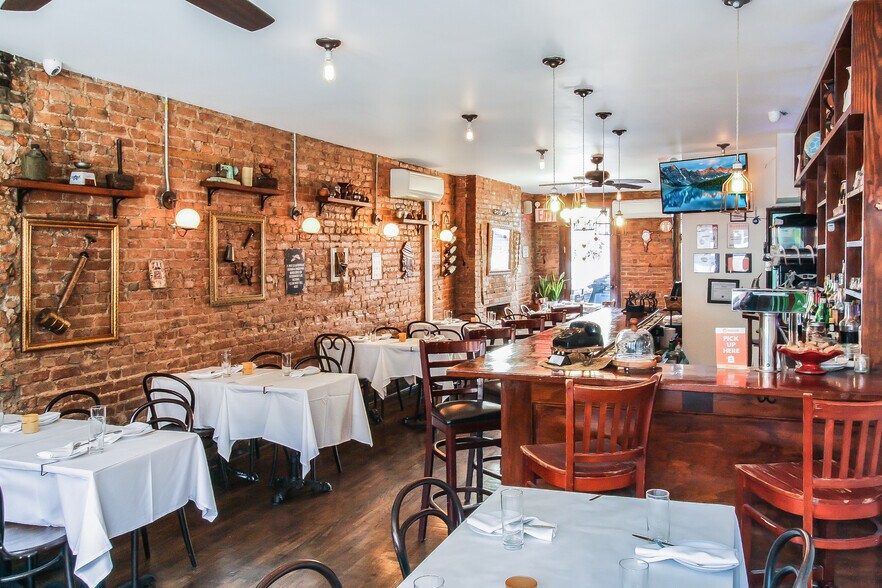 More Photos Of 550 Court St, Brooklyn Restaurant For Lease