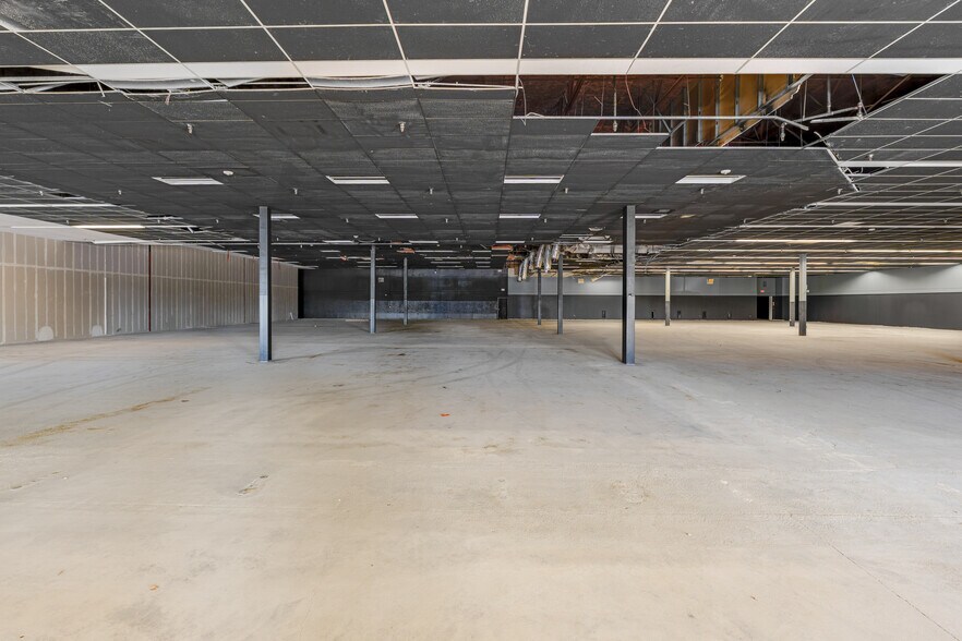 More Photos Of 9750 W Peoria Ave, Peoria Unknown For Lease