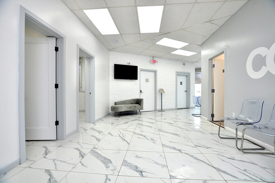 More Photos Of 258 Windsor Ave, Windsor Freestanding For Sale