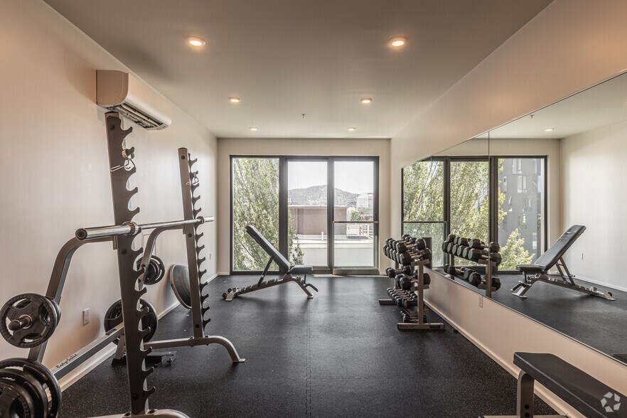 More Photos Of 329 NE Couch St, Portland Coworking Space