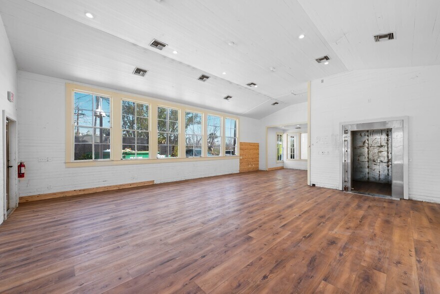 More Photos Of 520 Tarpon Bay Rd, Sanibel General Retail For Sale