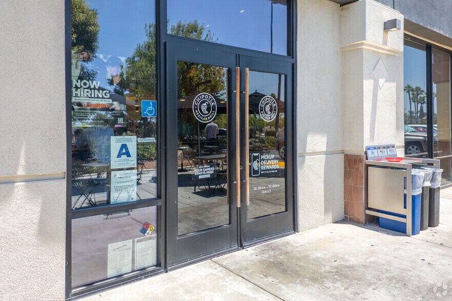 More Photos Of 8956 Trautwein Rd, Riverside Storefront For Lease