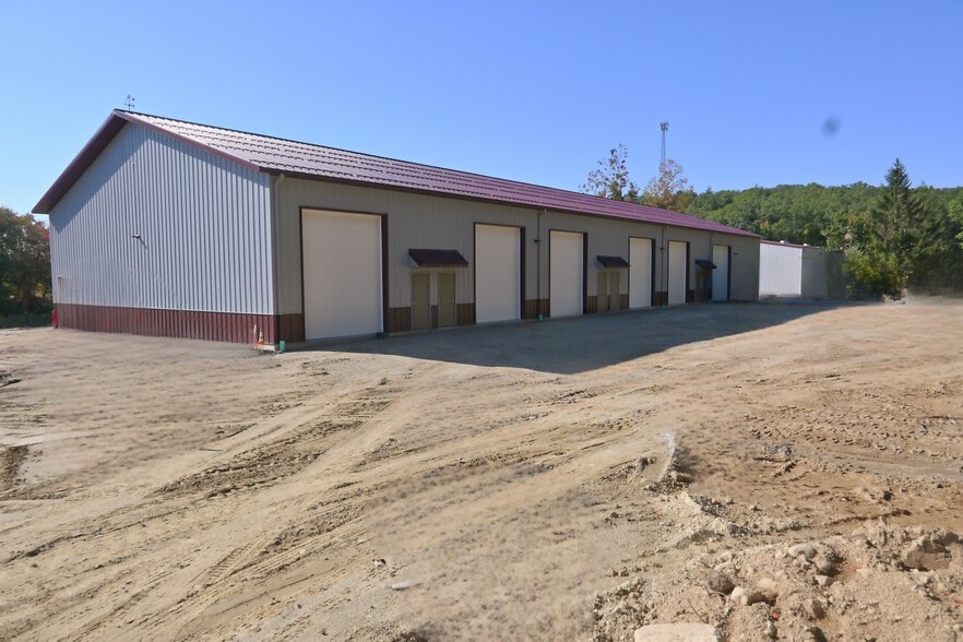 More Photos Of 47 Thames Rd, Hooksett Service For Lease